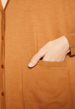 Montagut Les Incontournables-Cardigan boutonné à poches en laine mérinos - Ava 88-Camel