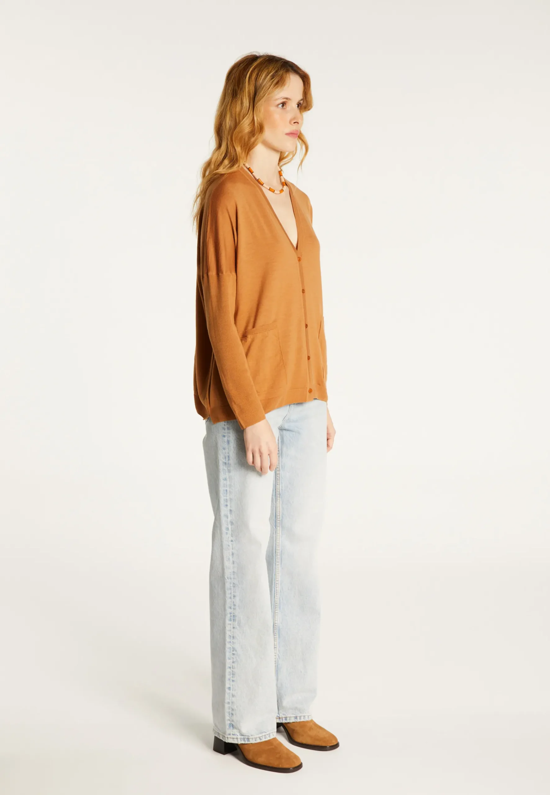 Montagut Les Incontournables-Cardigan boutonné à poches en laine mérinos - Ava 88-Camel