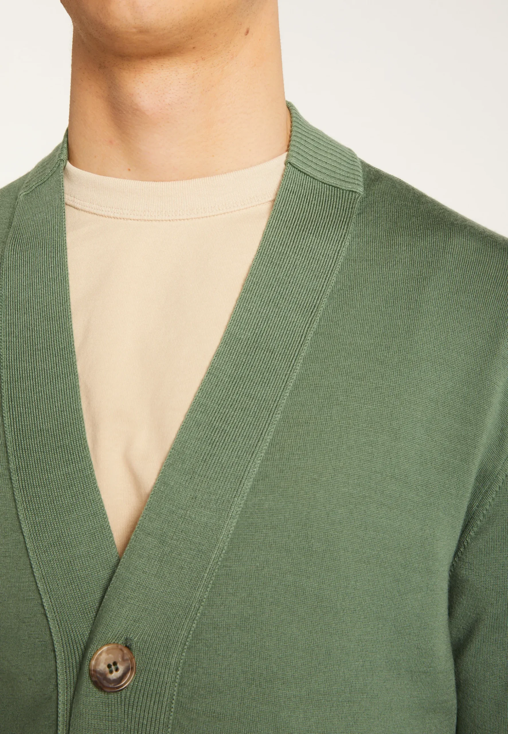 Montagut Vestes Et Cardigans-Cardigan en laine mérinos - Eugéne 83-Kaki