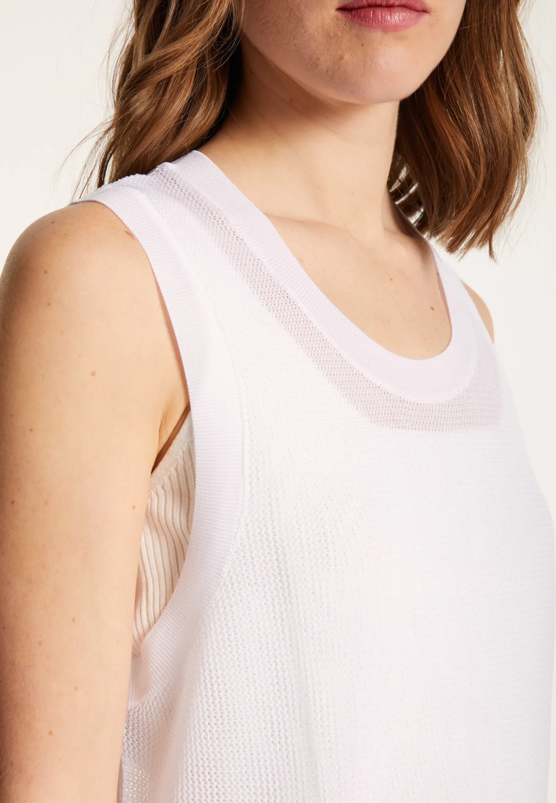 Montagut T-Shirts Et Débardeurs-Débardeur ajouré en Fil Lumière - Linda 02-Blanc