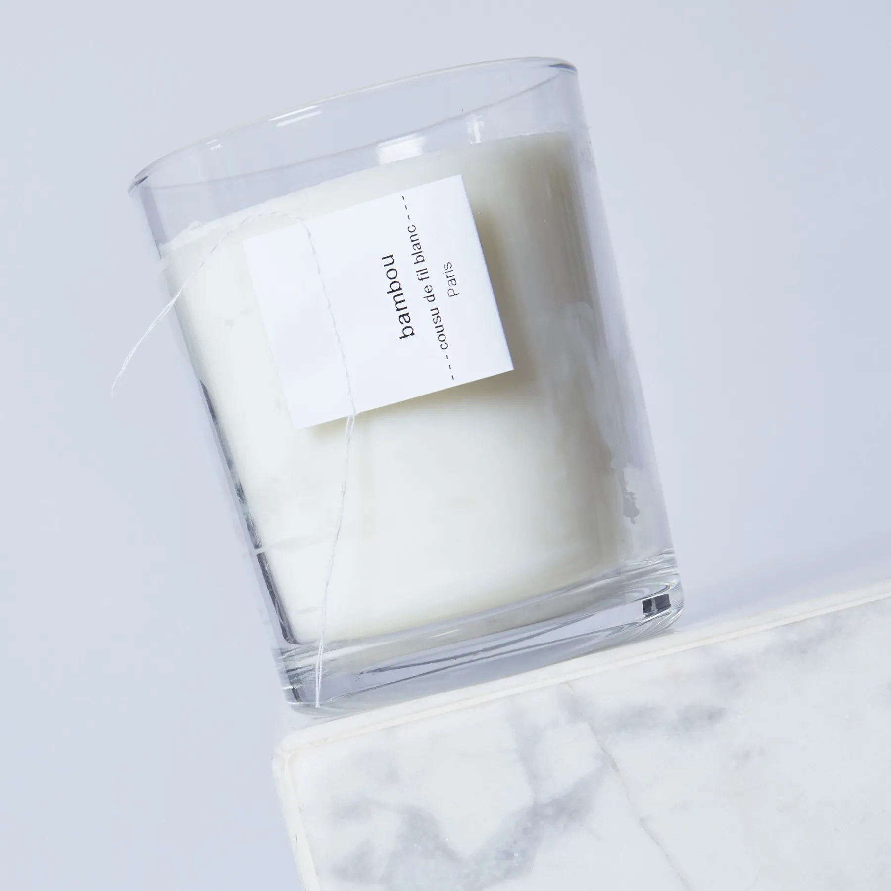 Montagut Bougies-Grande bougie d'intérieur - Bois de Oud 02-Blanc
