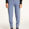 Montagut Les Incontournables-Jogger en cachemire - Amandine 95-Bleu denim