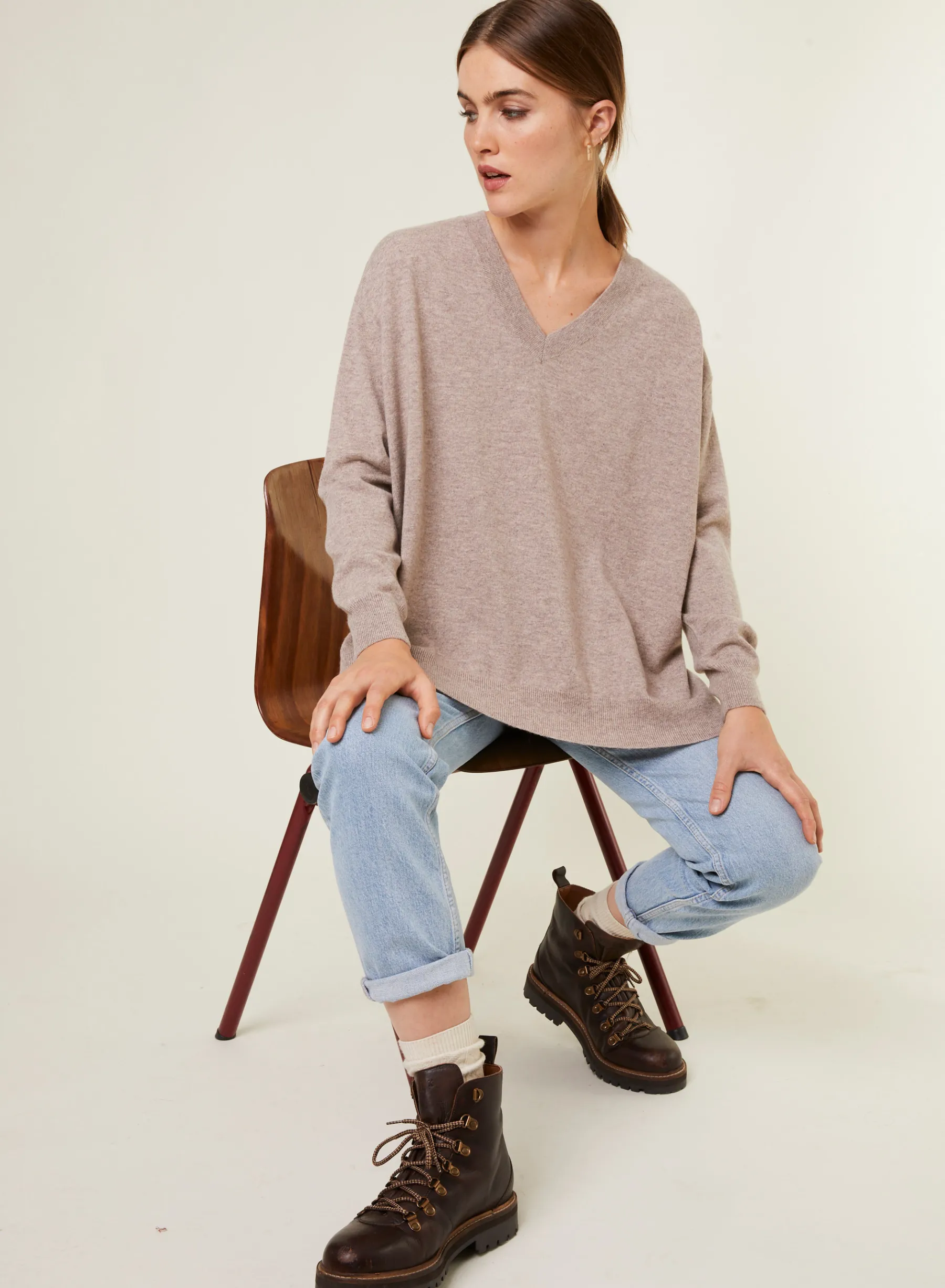 Montagut Les Incontournables-Pull ample à fentes col V en cachemire - Alienor 14-Beige foncé