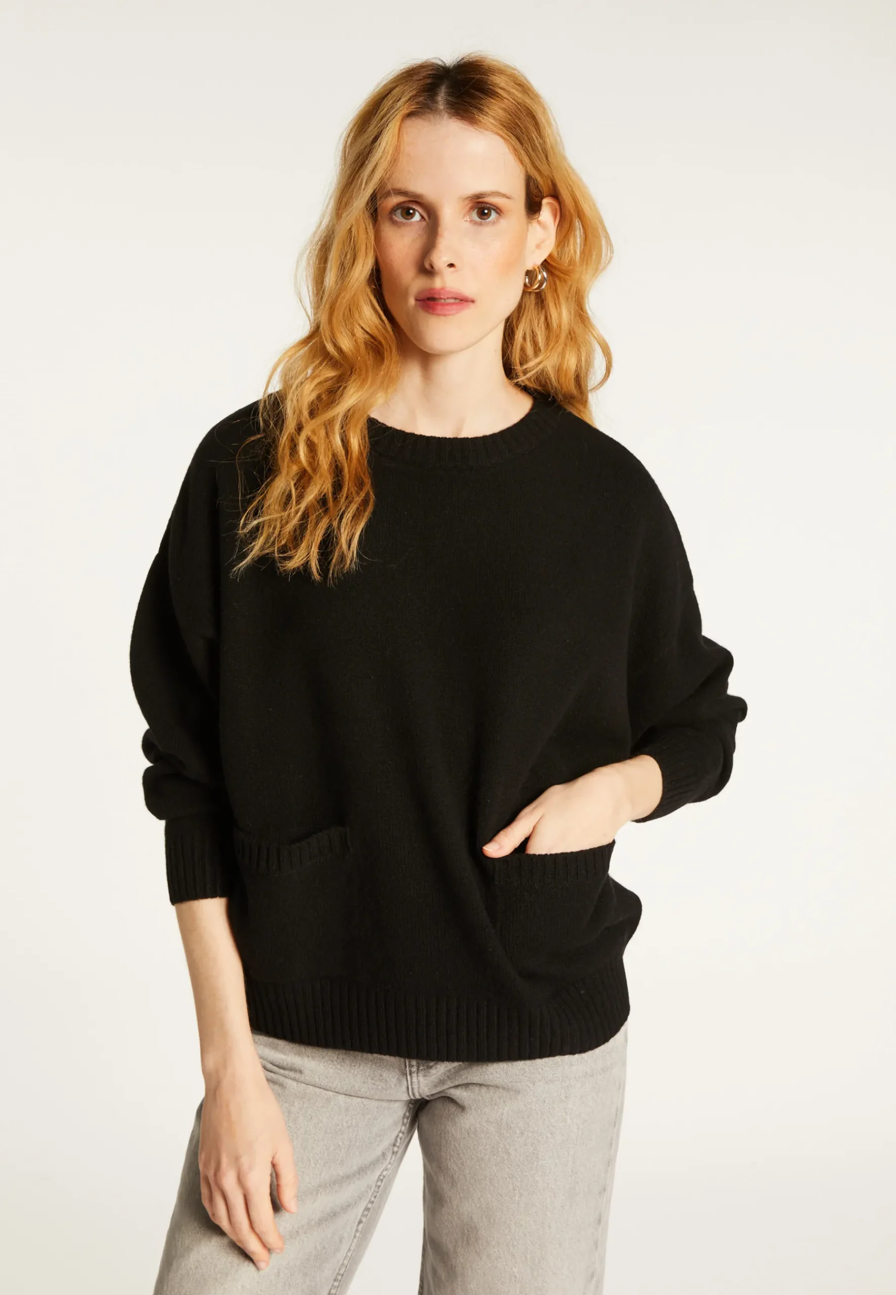 Montagut Pulls | Les Incontournables-Pull ample à poches en cachemire mélangé - Davina 01-Noir
