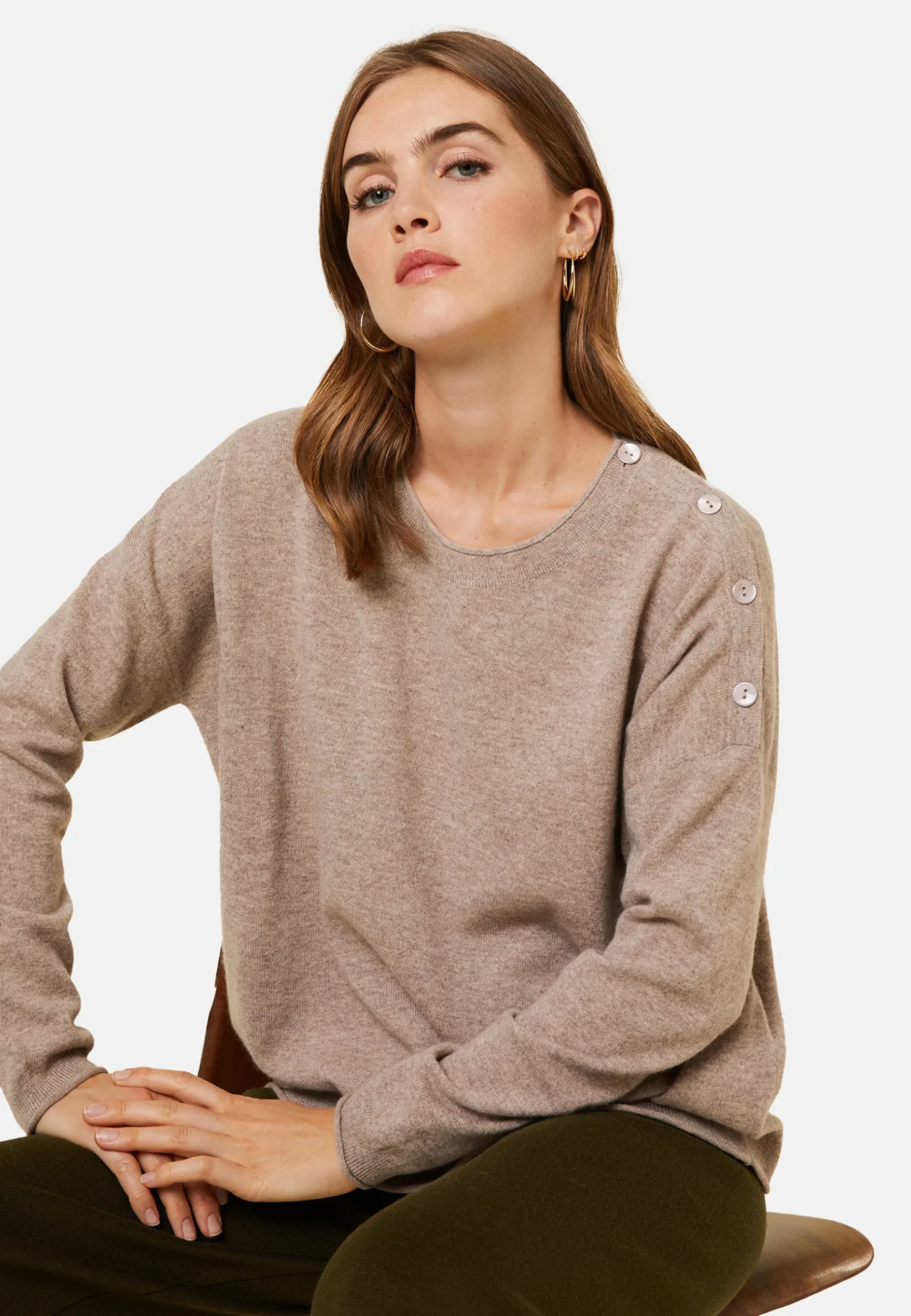 Montagut Les Incontournables-Pull ample boutonné à col rond en cachemire - Acene 14-Beige foncé