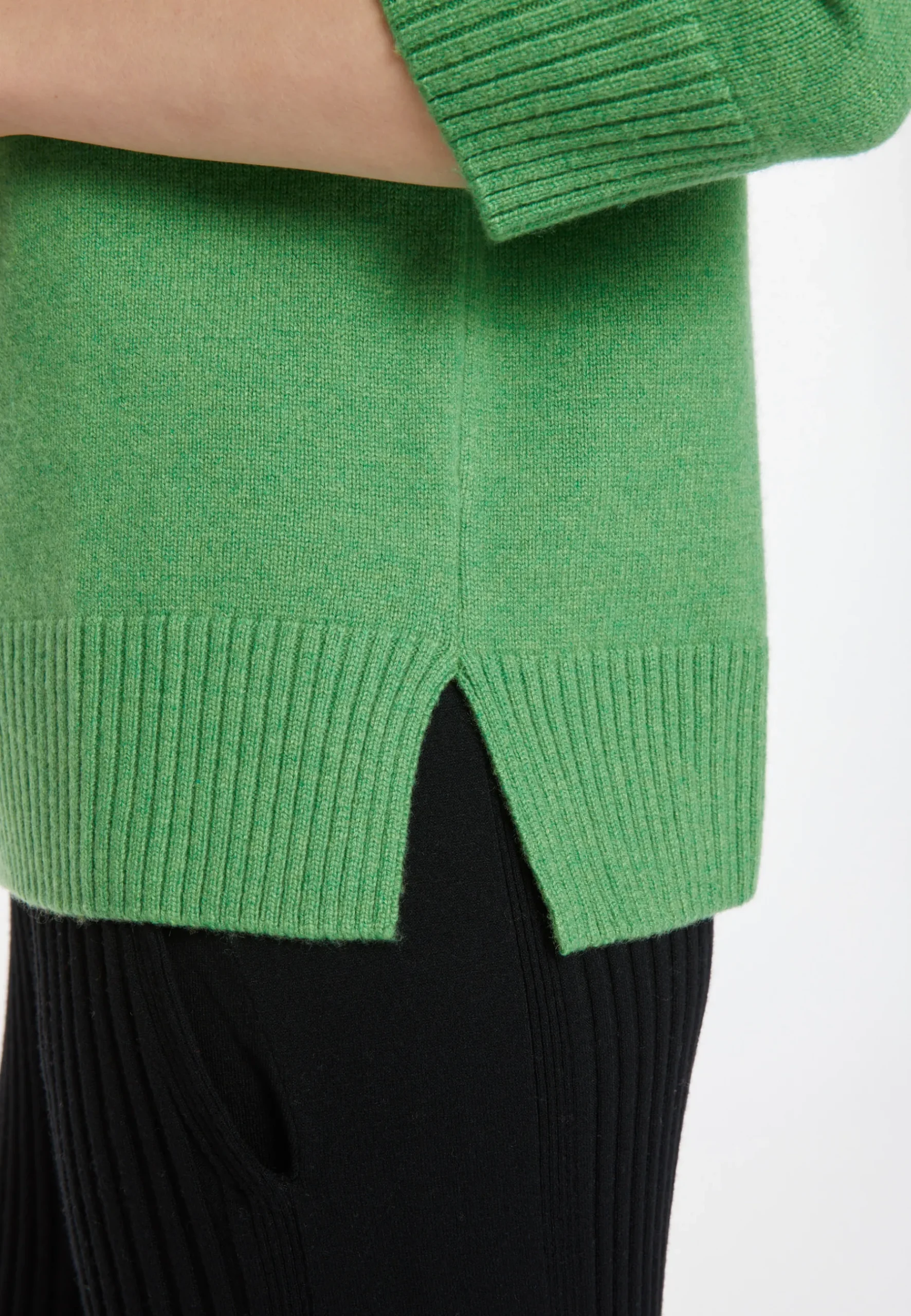 Montagut Les Incontournables-Pull cachemire 4 fils - Adena 22-Vert moyen