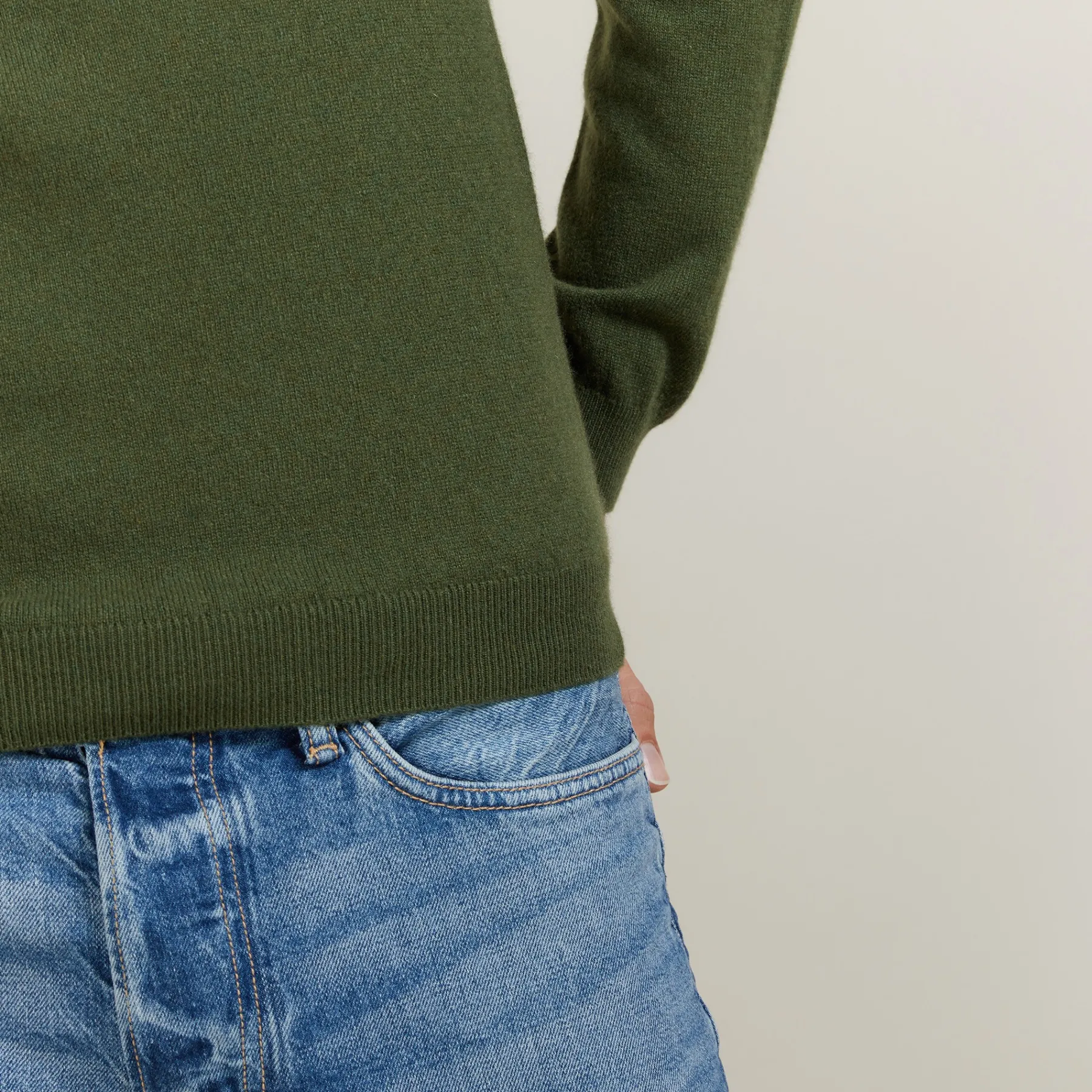 Montagut Pulls-Pull col rond en cachemire - Evain 83-Kaki