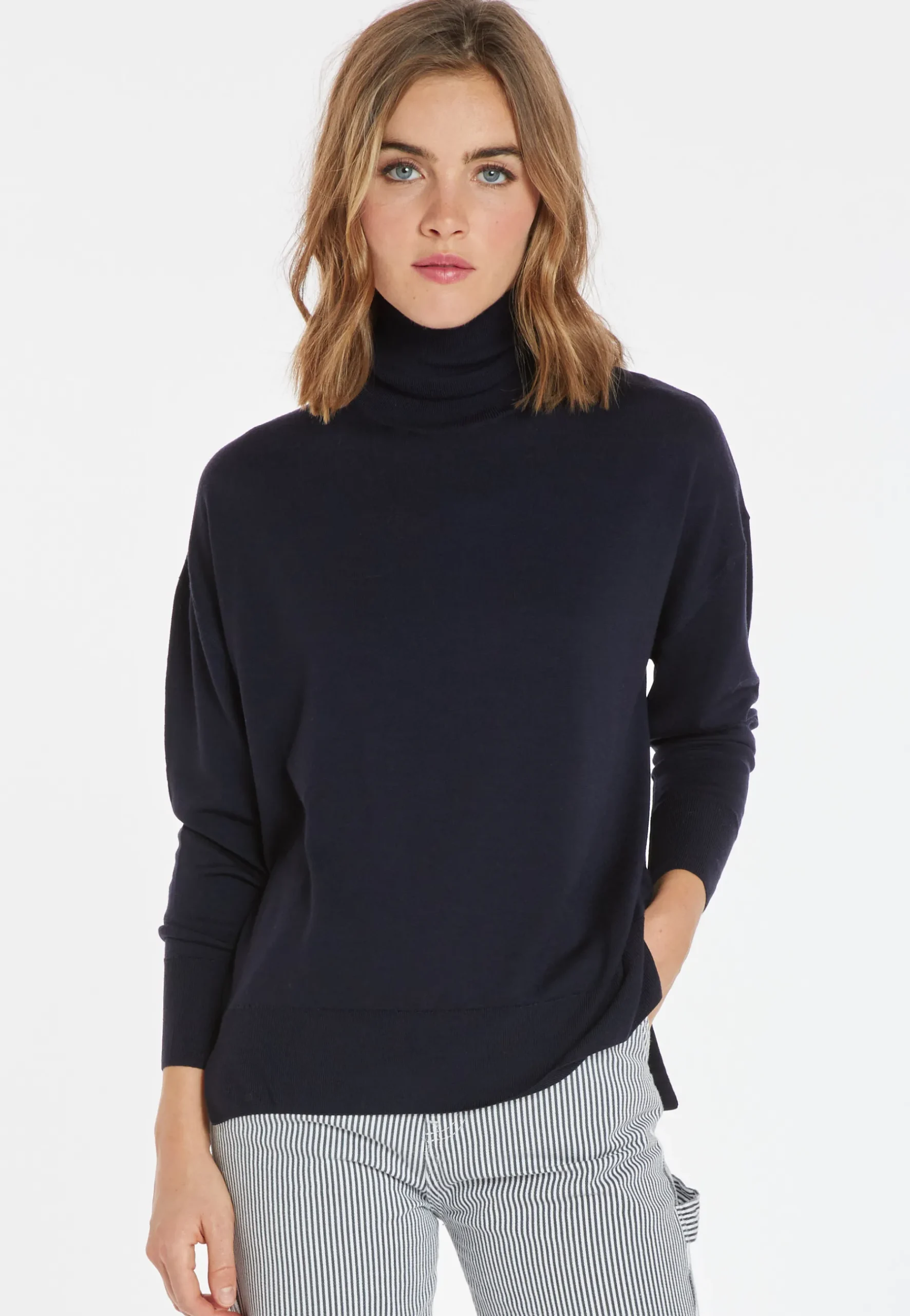 Montagut Les Incontournables-Pull col roulé à fentes laine mérinos - Amy 05-Bleu marine