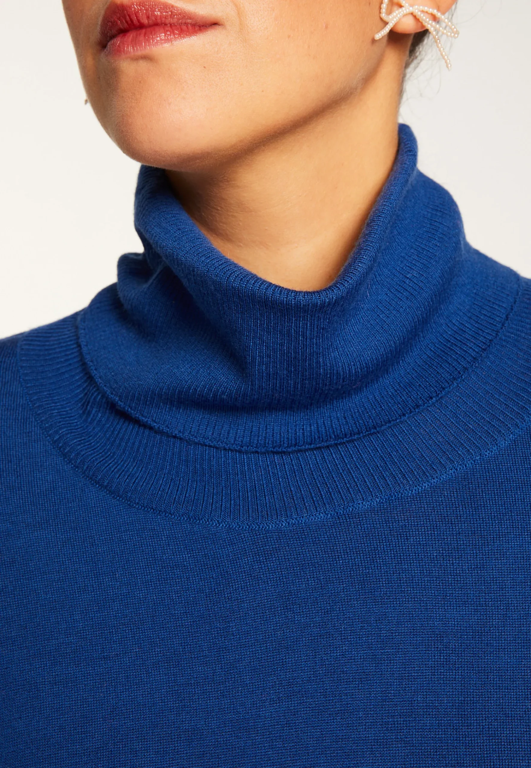 Montagut Les Incontournables-Pull col roulé en laine mérinos - Alisa 48-Bleu roi