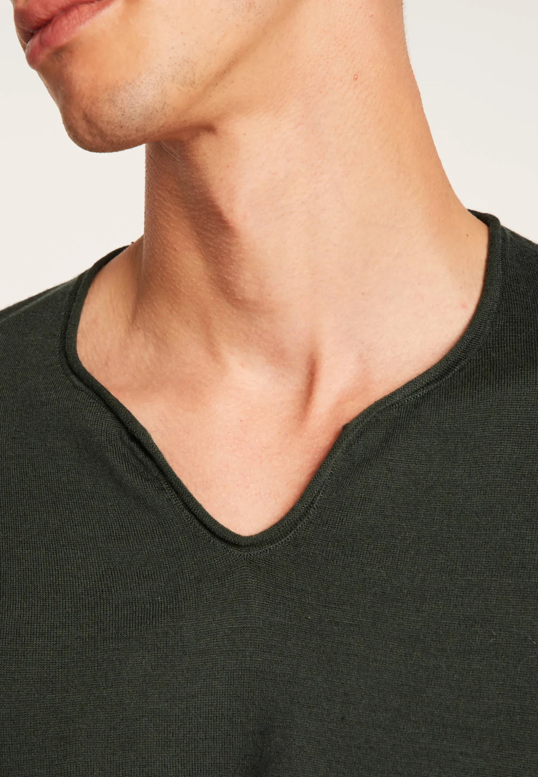 Montagut Pulls-Pull col tunisien avec logo en laine mérinos - Etan 83-Kaki