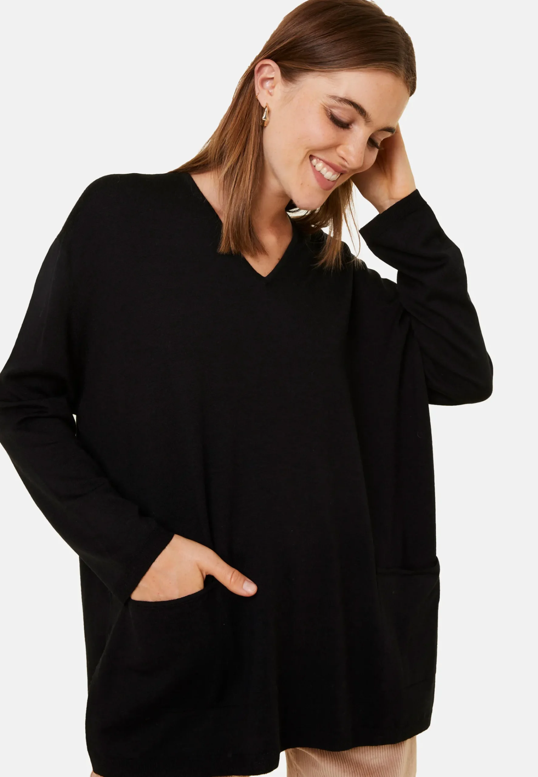 Montagut Les Incontournables-Pull col V à poches laine mérinos - Albertine 01-Noir