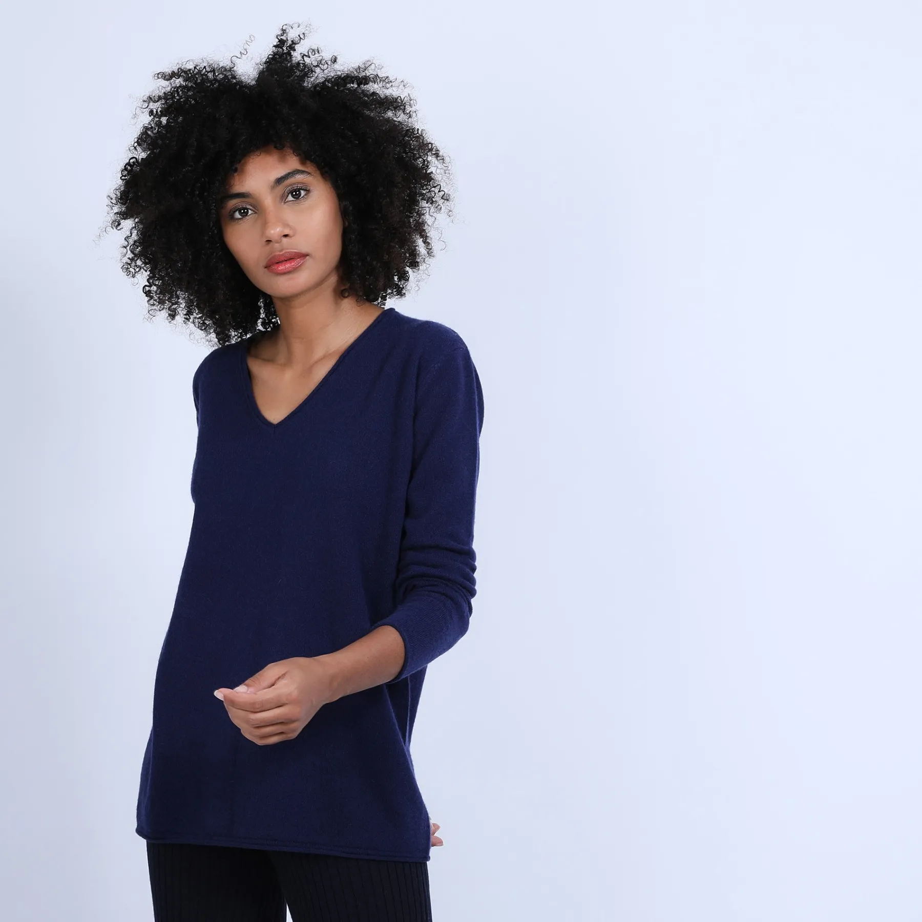 Montagut Pulls-Pull col V en cachemire - Olgae 75-Bleu nuit