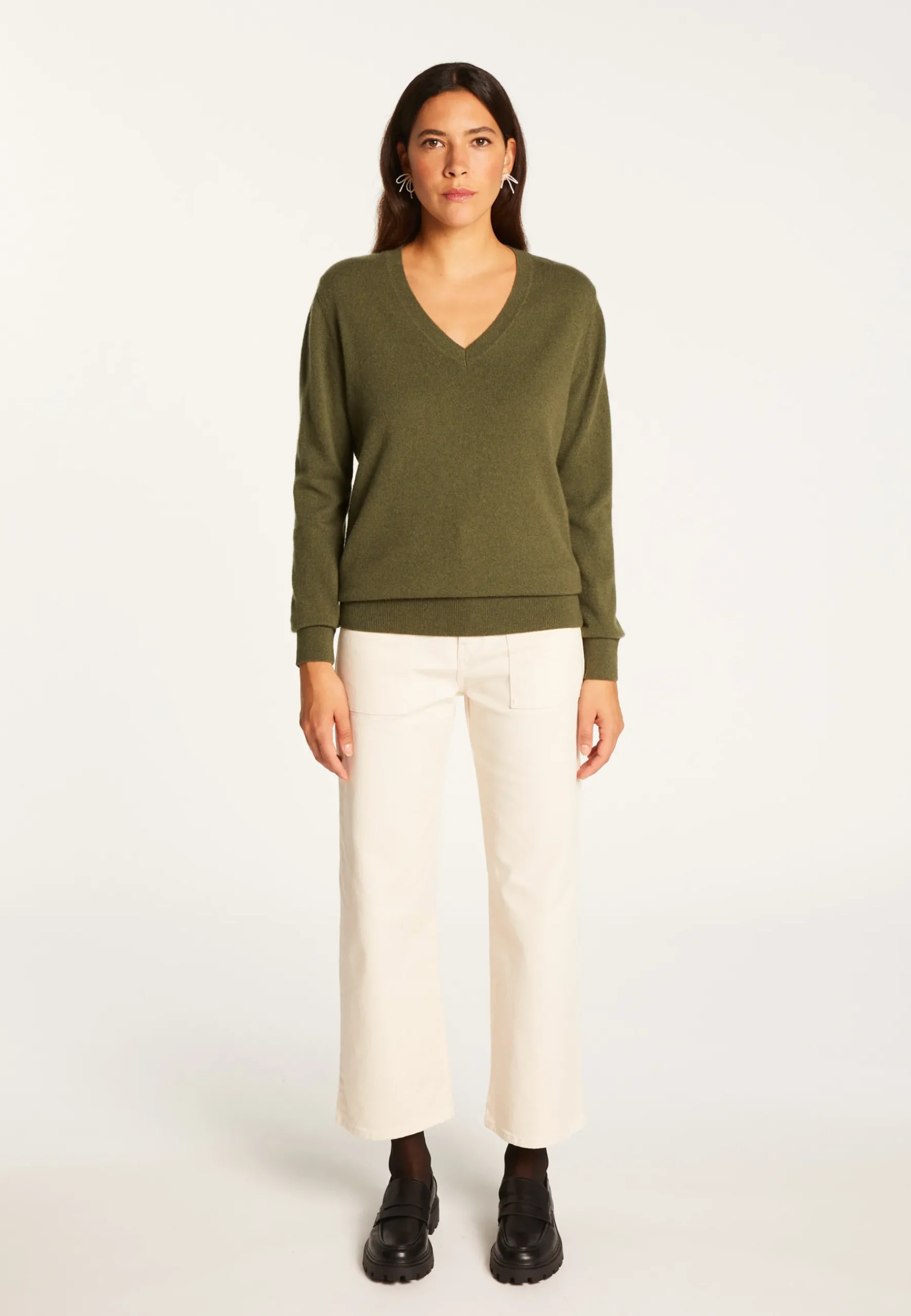 Montagut Les Incontournables-Pull col V en cachemire - Abel 83-Kaki