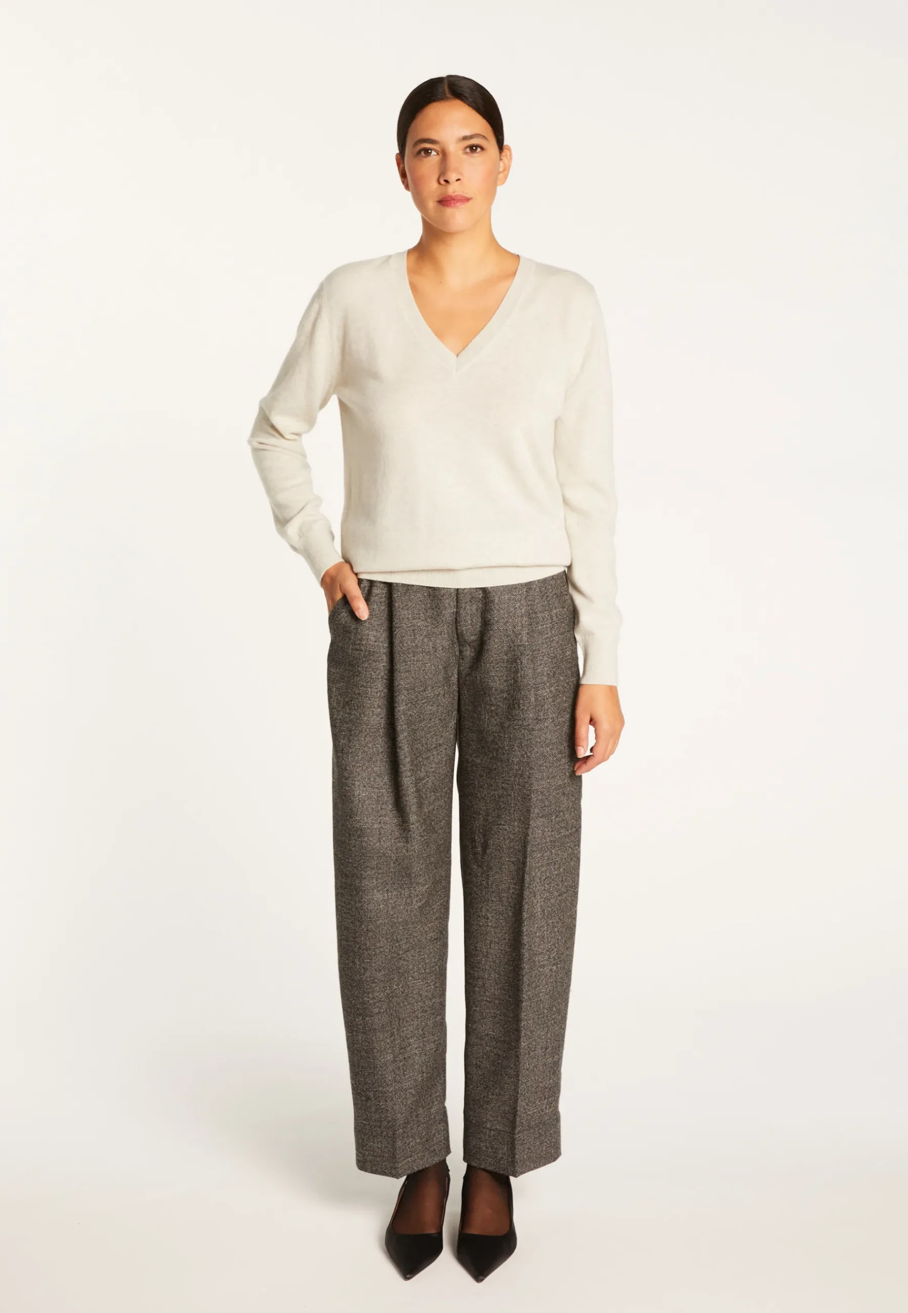 Montagut Les Incontournables-Pull col V en cachemire - Abel 11-Gris clair