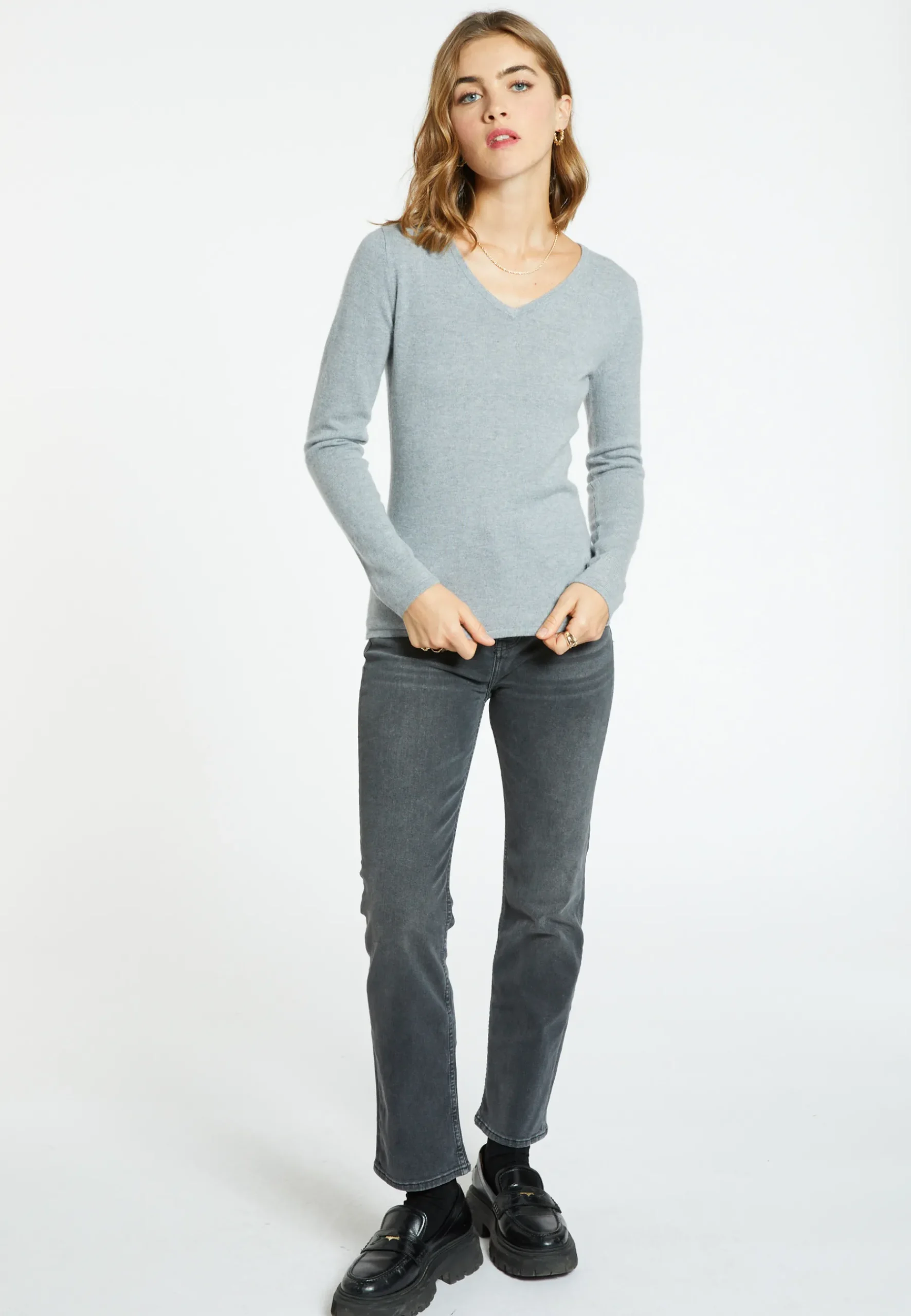 Montagut Pulls-Pull col V en cachemire intemporel - Eniva 11-Gris clair