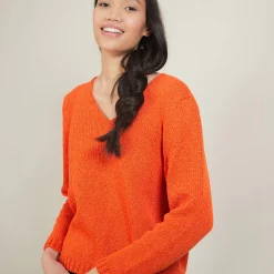 Montagut Les Incontournables-Pull col v en laine et soie - Blovis 15-Orange