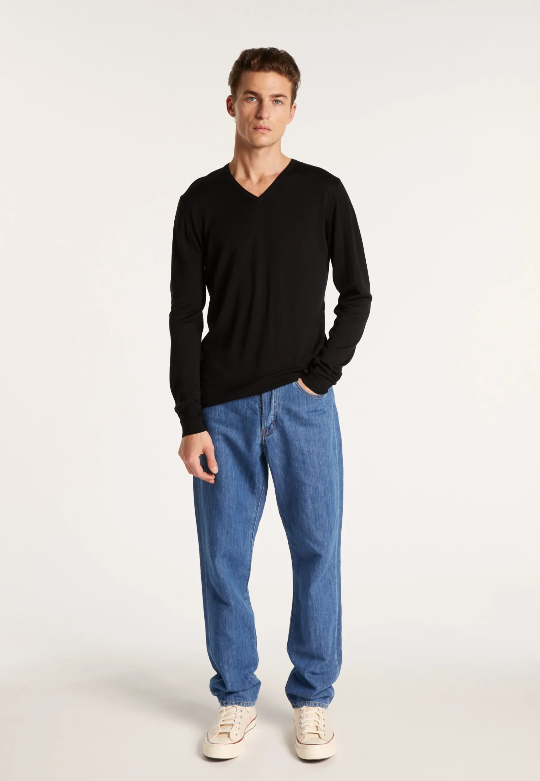Montagut Pulls-Pull col V en laine et soie - Basil 01-Noir
