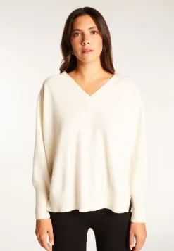 Montagut Pulls-Pull col V en laine mérinos - Robine 82-Ecru