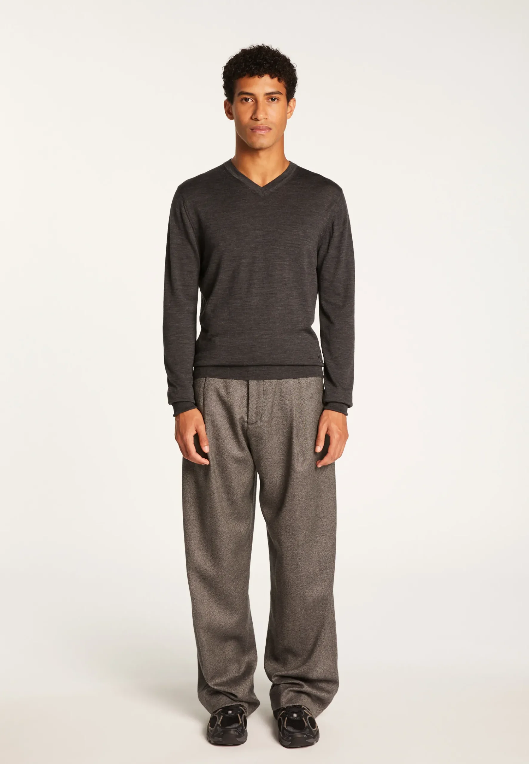 Montagut Pulls-Pull col V en laine mérinos - Elmo 10-Gris foncé
