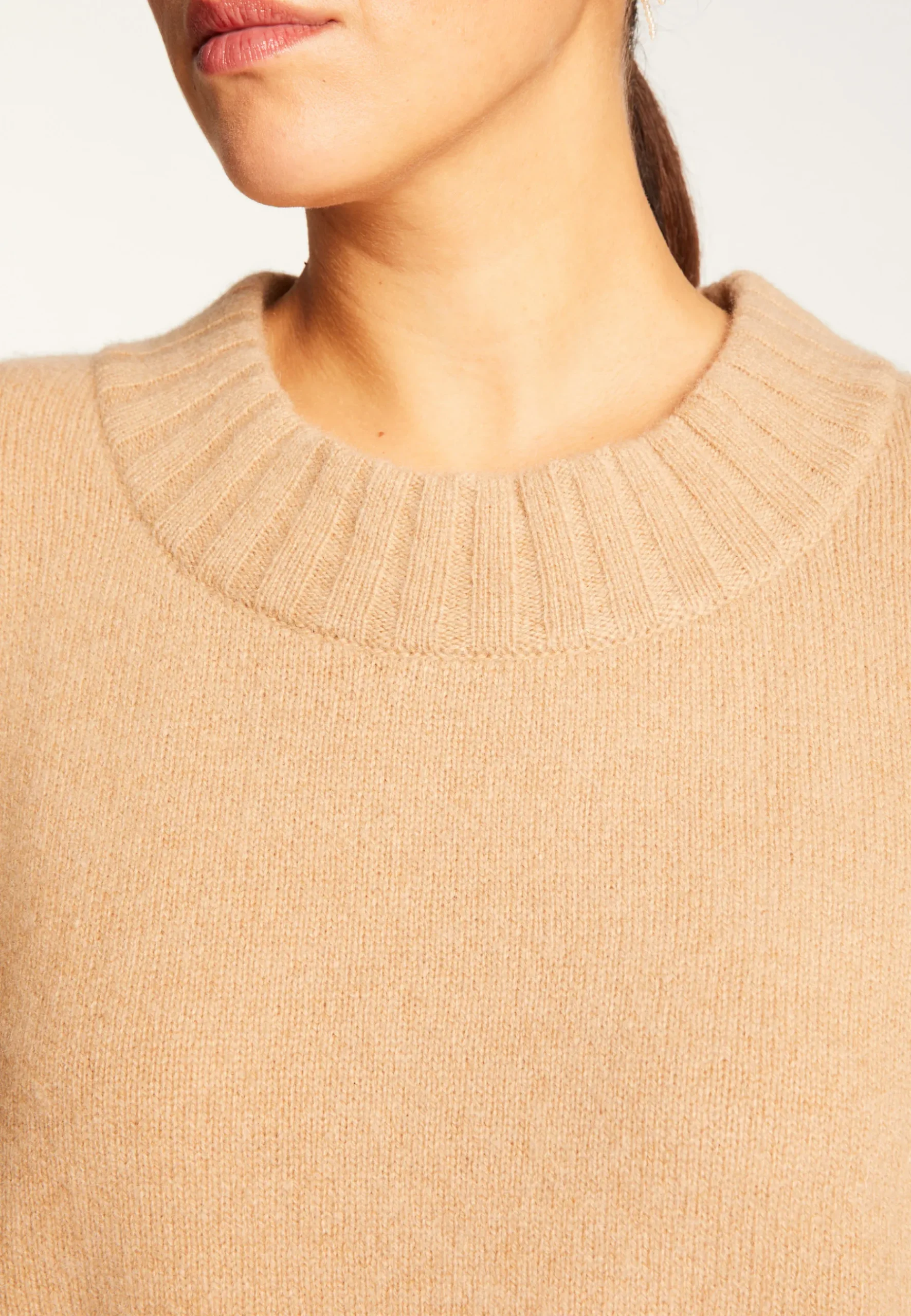Montagut Les Incontournables-Pull court col rond en cachemire - Vicky 88-Camel