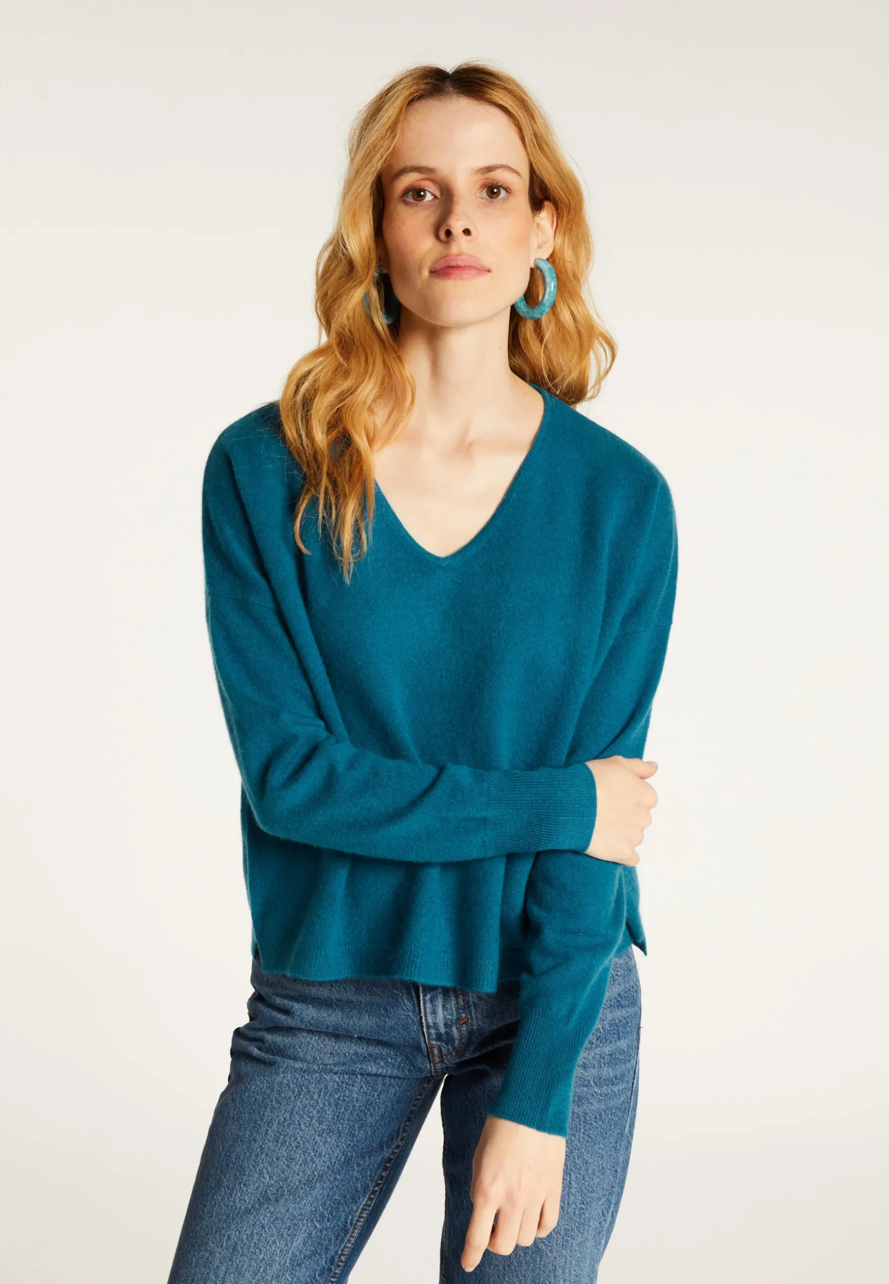 Montagut Pulls-Pull court col V en cachemire avec poches - Balba 06-Bleu moyen
