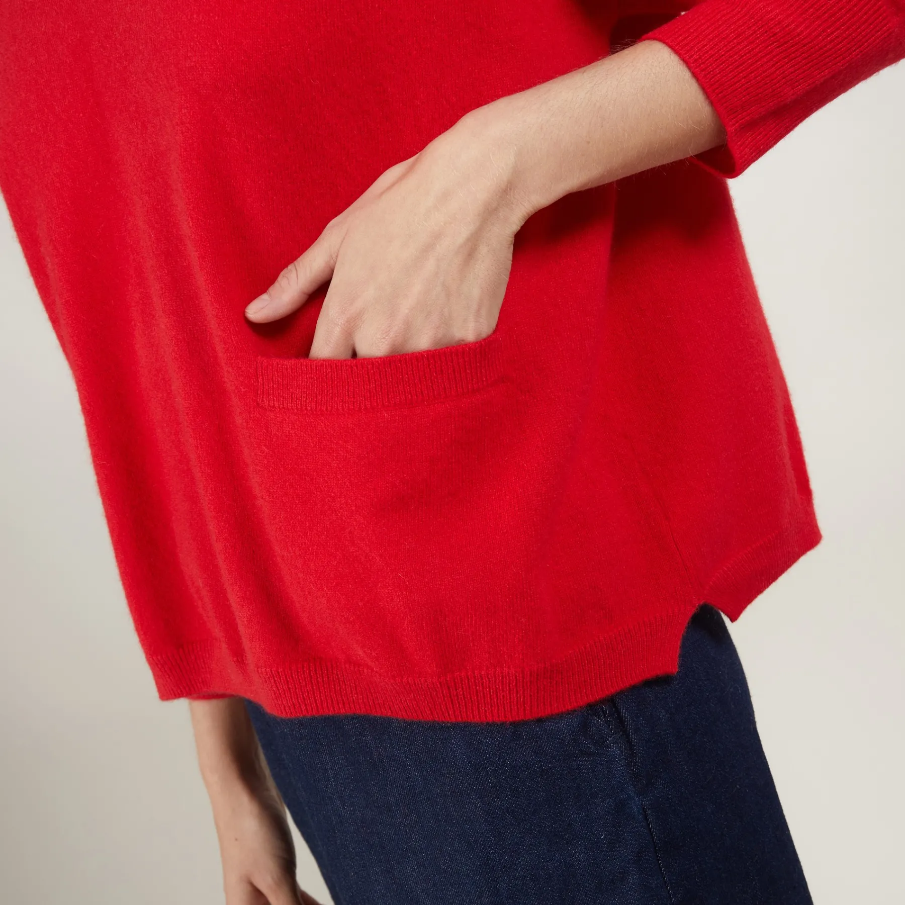 Montagut Pulls-Pull court col V en cachemire avec poches - Balba 52-Rouge
