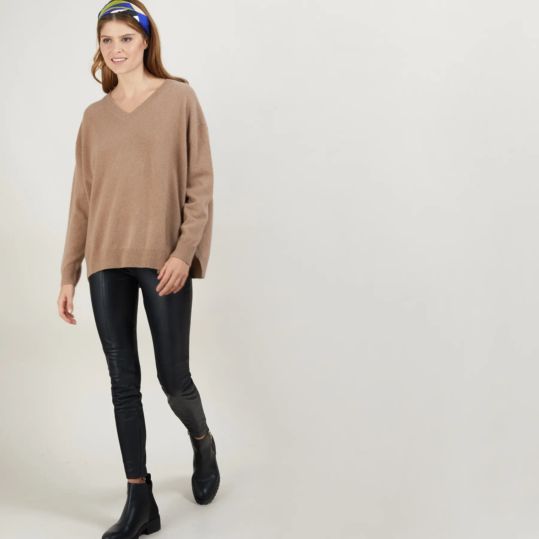 Montagut Les Incontournables-Pull en cachemire col V avec fentes - Brendao 46-Marron clair
