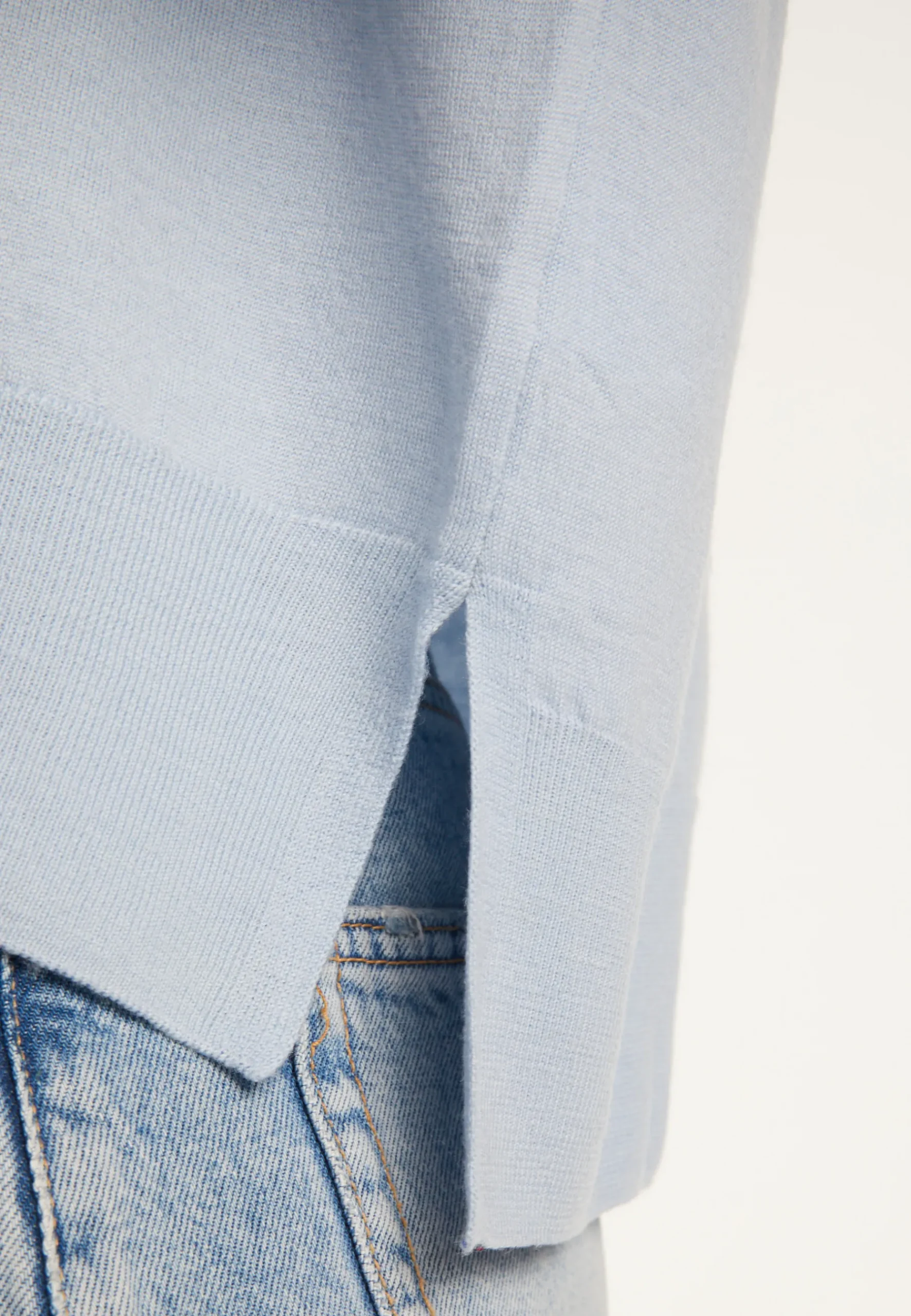 Montagut Pulls-Pull en laine mérinos - Adèle 77-Bleu ciel
