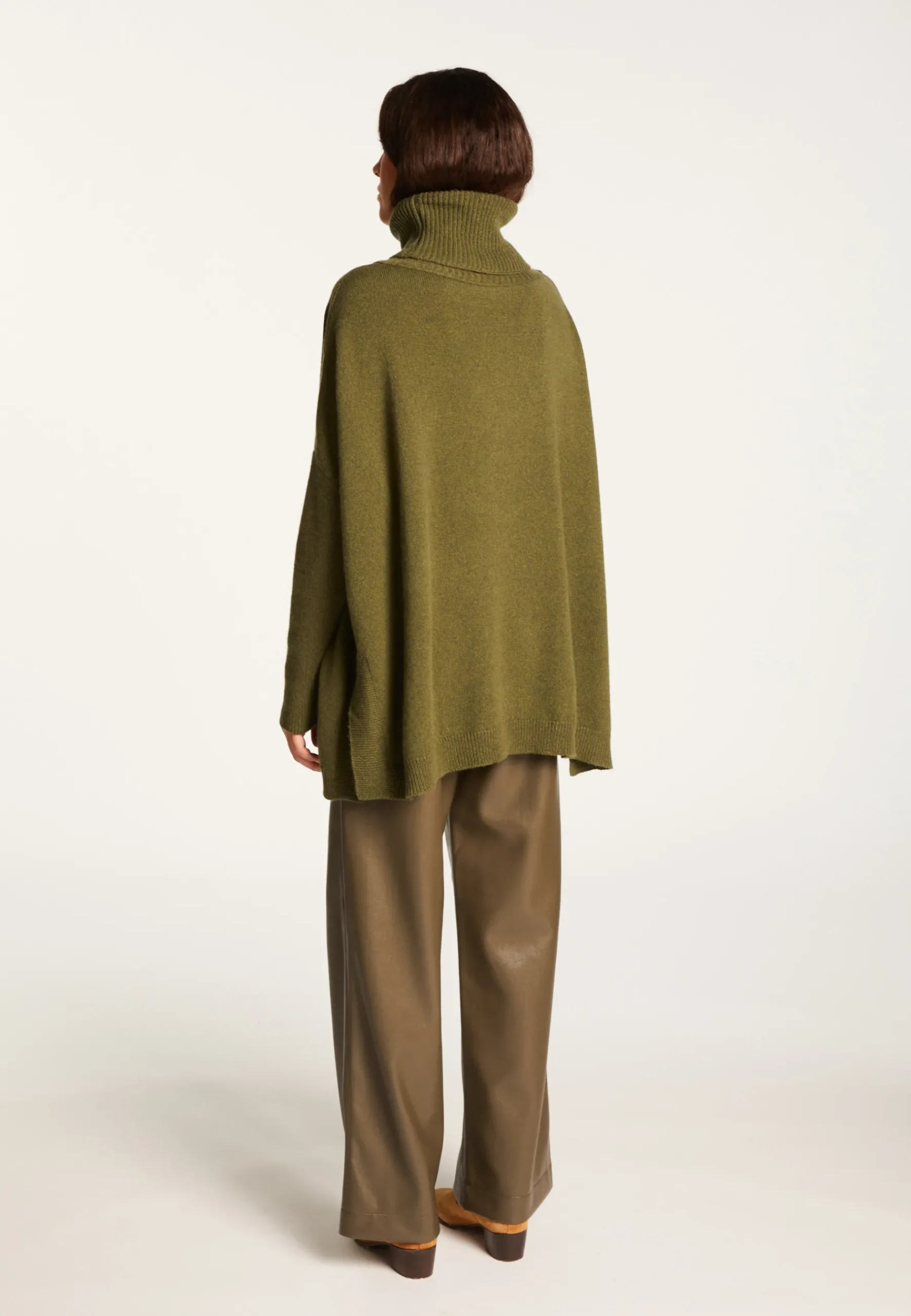 Montagut Les Incontournables-Pull oversize col roulé laine et cachemire - Clara 83-Kaki
