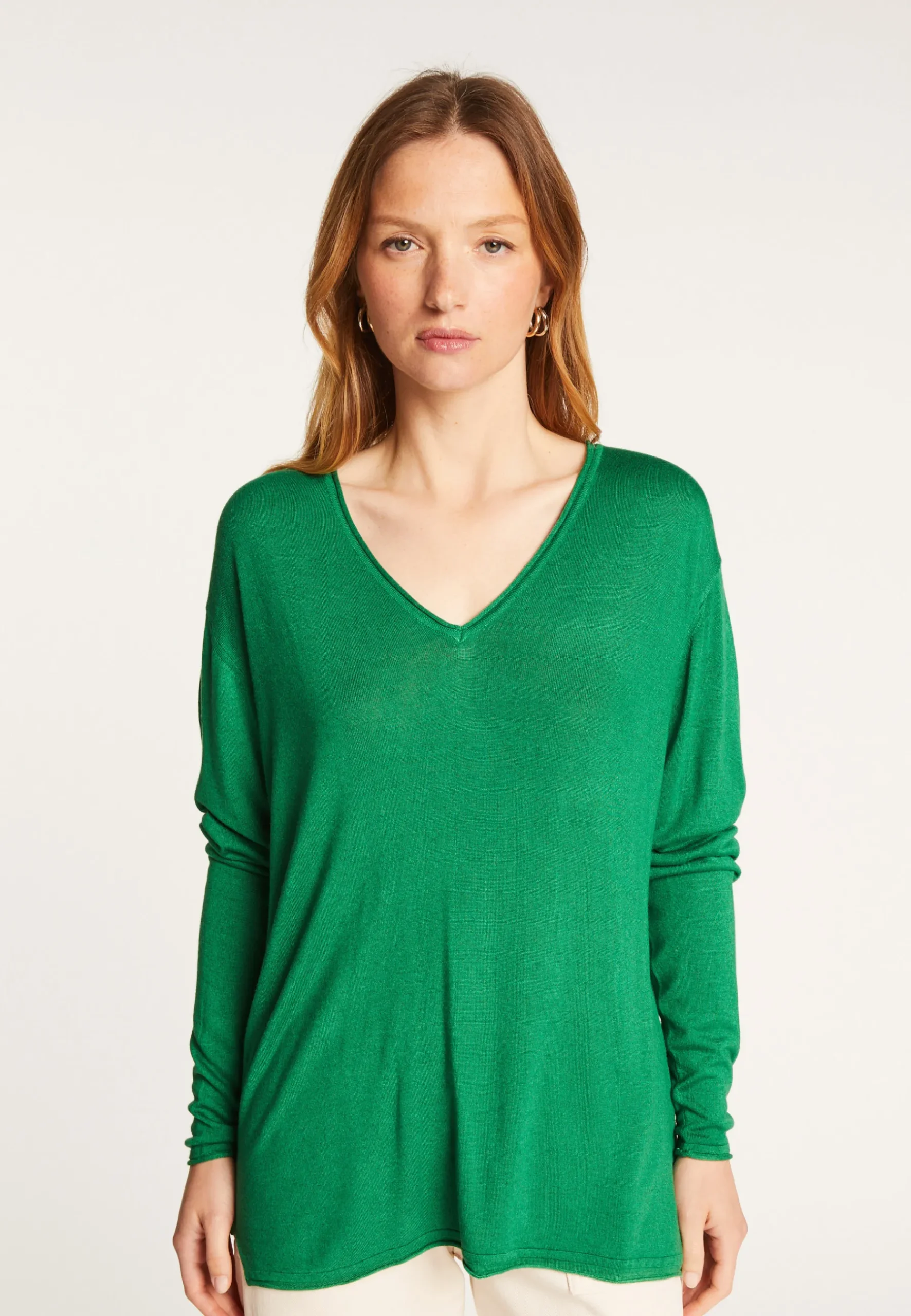 Montagut Les Incontournables-T-shirt col V en fibre de bambou cachemire - Aeline 22-Vert moyen