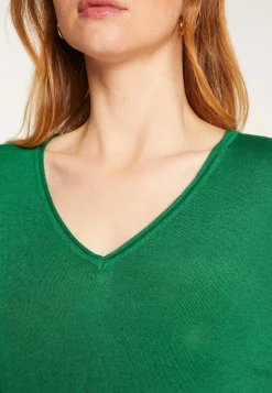 Montagut Les Incontournables-T-shirt col V en fibre de bambou cachemire - Aeline 22-Vert moyen
