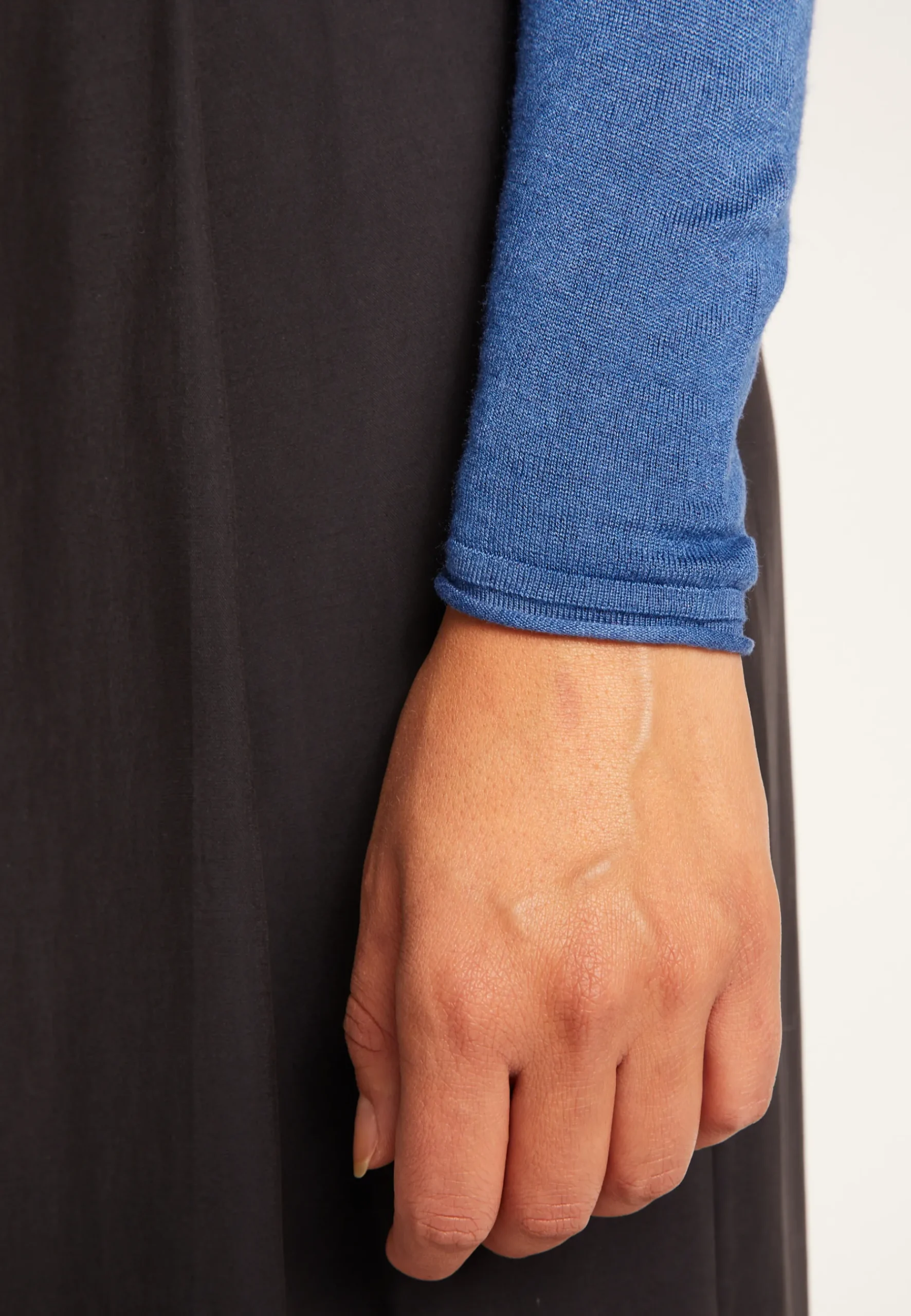 Montagut Les Incontournables-T-shirt col V en fibre de bambou cachemire - Aeline 48-Bleu roi