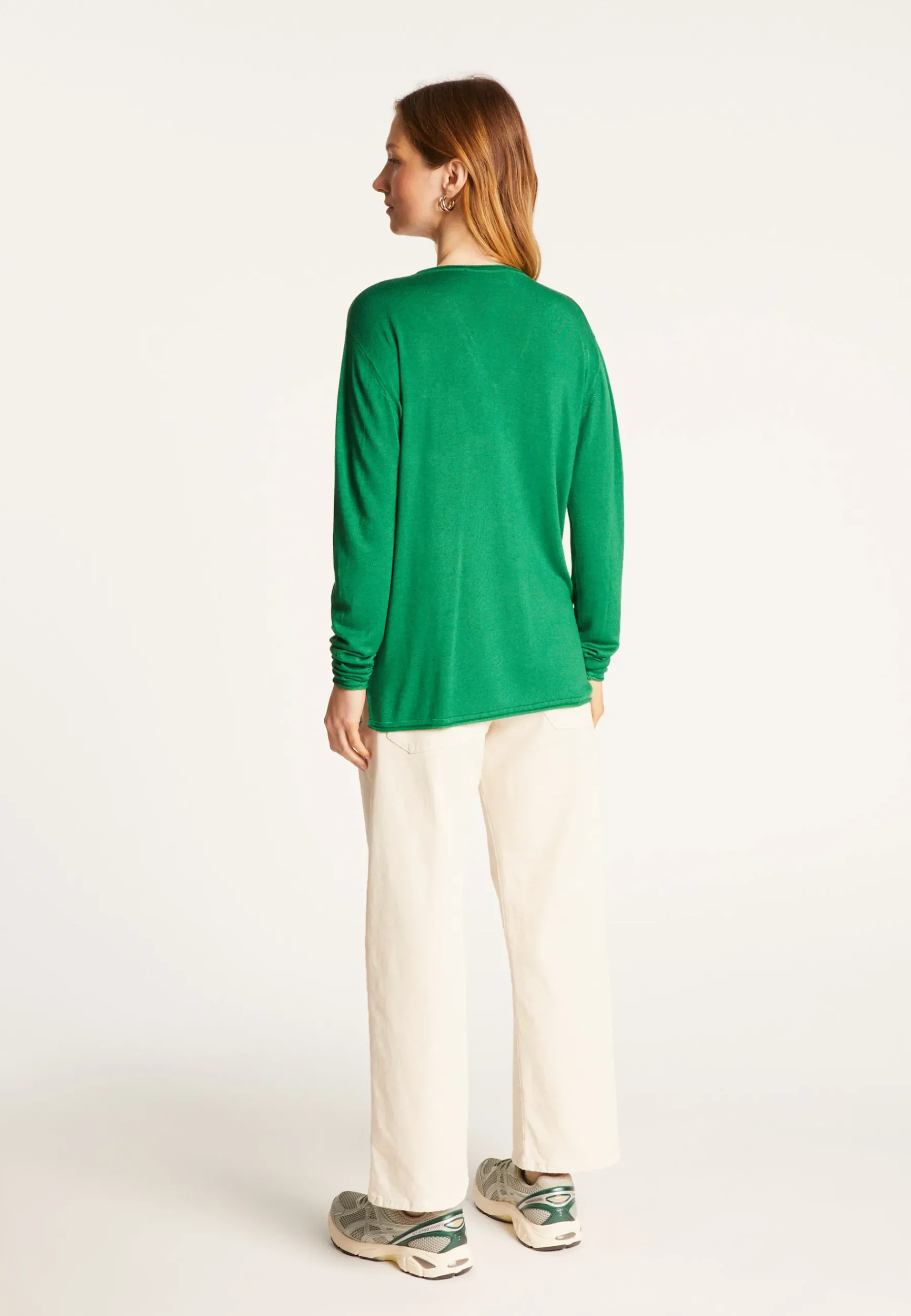 Montagut Les Incontournables-T-shirt col V en fibre de bambou cachemire - Aeline 22-Vert moyen